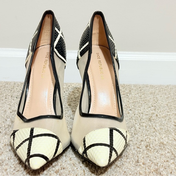 Women's white and Black Pumps - Picture 2 of 9
